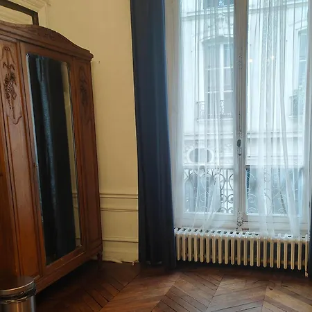 Privatunterkunft 2 For Rent With Shared Bathroom And Toilets