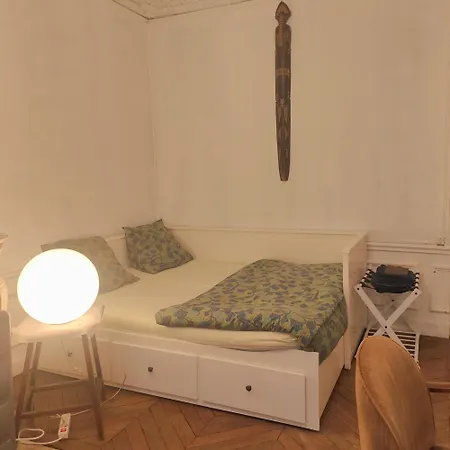 2 For Rent With Shared Bathroom And Toilets * Paris