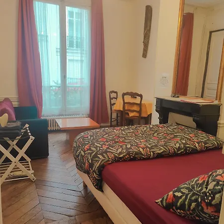2 For Rent With Shared Bathroom And Toilets Paris